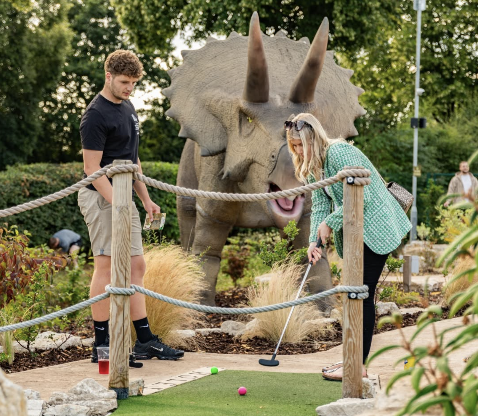 Date Night with a Twist: Why Couples Love Mini Golf